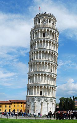 Leaning_Tower_of_Pisa_(April_2012)
